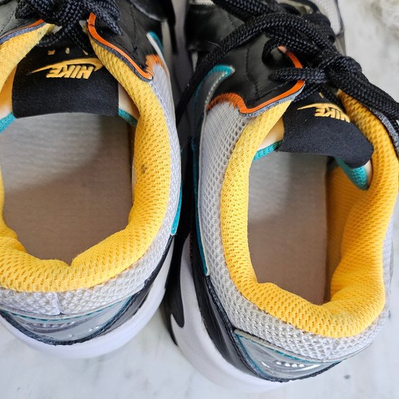 Nike Boys Air Max Sneaker Athletic CJ2002 100 Laser Chrome Size 6Y - Picture 6 of 9